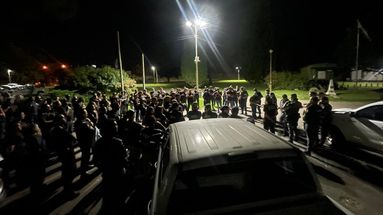 El amplio despliegue policial en las 512 Viviendas fue para dar con un sospechoso de participar de un tiroteo. El amplio despliegue policial en las 512 Viviendas fue para dar con un sospechoso de participar de un tiroteo.