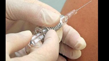 La vacuna contra la meningitis podrá recibirse en forma gratuita. (ARCHIVO)