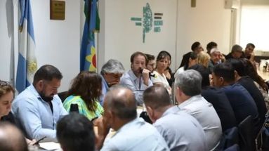 Provincia: Los gremios aumentan la presión sobre Axel Kicillof para discutir salarios Provincia: Los gremios aumentan la presión sobre Axel Kicillof para discutir salarios