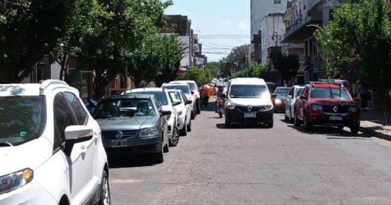 Aumentaremos la capacidad de estacionamiento permitiendo estacionar en ambos lados ya que incrementa significativamente la cantidad de espacios, señaló Turrini.