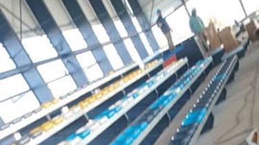 Las butacas recién colocadas del Microestadio de la ciudad de Pergamino