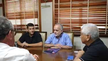 El director de Agricultura del Ministerio de Desarrollo Agrario de la provincia de Buenos Aires, Mariano Pinedo, encabezó este jueves una jornada de trabajo en San Pedro. El director de Agricultura del Ministerio de Desarrollo Agrario de la provincia de Buenos Aires, Mariano Pinedo, encabezó este jueves una jornada de trabajo en San Pedro.