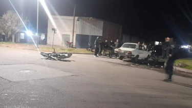 Choque de una motocicleta y un automóvil en Zona Norte de San Nicolás. Choque de una motocicleta y un automóvil en Zona Norte de San Nicolás.