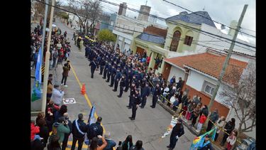 El acto se llevó a cabo frente a la sede central de Castelli 1231.  (LA OPINION)