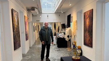 Jorge Costa, uno de los artistas locales en la VI Bienal Internacional de Arte Contemporáneo de Argentina que comienza este jueves. Jorge Costa, uno de los artistas locales en la VI Bienal Internacional de Arte Contemporáneo de Argentina que comienza este jueves.