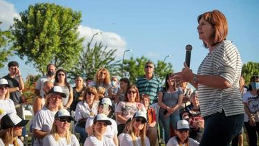 El domingo Patricia Bullrich estuvo apoyando a los candidatos de Pergamino y habló con la prensa. El domingo Patricia Bullrich estuvo apoyando a los candidatos de Pergamino y habló con la prensa.