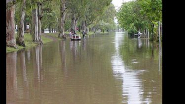 El 7 de abril de 1995 la ciudad amaneció bajo agua. (ARCHIVO LA OPINION)