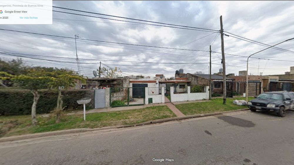 El ladrón sorprendió a la moradora y la despojó de un millón de pesos y elementos de valor que tenía en la vivienda. El ladrón sorprendió a la moradora y la despojó de un millón de pesos y elementos de valor que tenía en la vivienda.