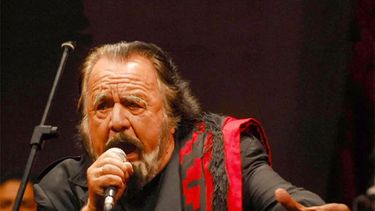 Horacio Guarany, símbolo del cantor popular que supo retratar la identidad y las luchas del pueblo argentino. Horacio Guarany, símbolo del cantor popular que supo retratar la identidad y las luchas del pueblo argentino.