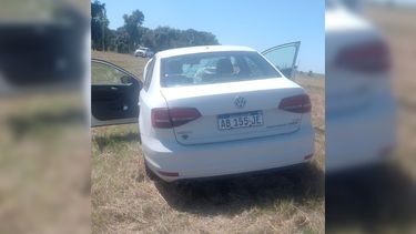 Las dos ocupantes de la moto murieron por el violento impacto frontal contra el vehículo en la curva de la ruta 8 a la altura del Destacamento Vial de Colón. Las dos ocupantes de la moto murieron por el violento impacto frontal contra el vehículo en la curva de la ruta 8 a la altura del Destacamento Vial de Colón.