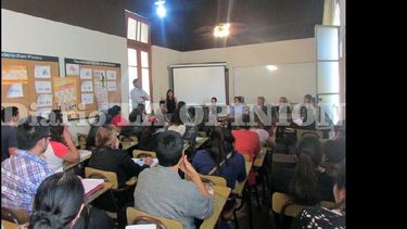 El jueves hubo una reunión con los aspirantes que rendirán mañana. (LA OPINION)