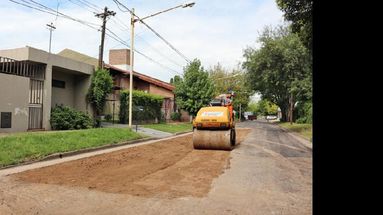 Los trabajos se ejecutan en distintos barrios. (LA OPINION)