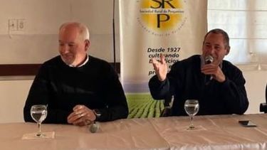 Ignacio Maiztegui, en representación del Gobierno local y Pedro Jackelin, presidente de la Sociedad Rural de Pergamino.