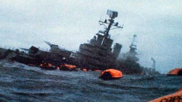 El teniente de fragata Martín F. Sgut falleció fue quien logró las exclusivas imágenes del momento del hundimiento. El teniente de fragata Martín F. Sgut falleció fue quien logró las exclusivas imágenes del momento del hundimiento.