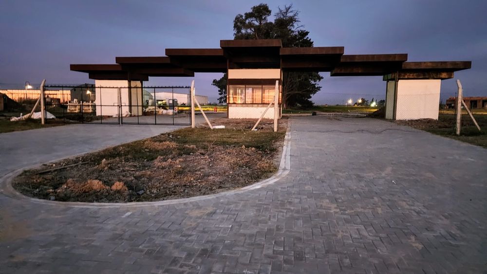 Al tratarse de un barrio desarrollado desde cero, cada etapa fue pensada con una lógica integral que garantice eficiencia, conectividad y calidad.