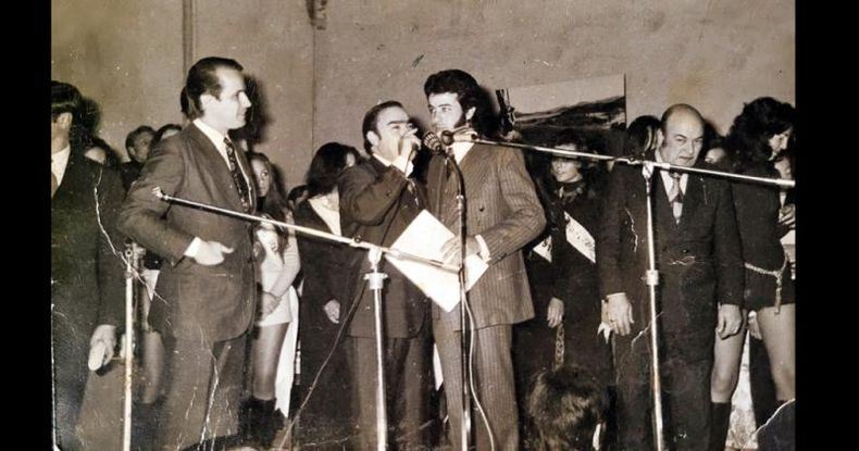 Presentación del primer disco de Ramiro Valente en el Club Comunicaciones el 23 de septiembre de 1971. Aparecen Hernán Figueroa Reyes, Eduardo Curuchet, Ramiro Valente y José Basso.