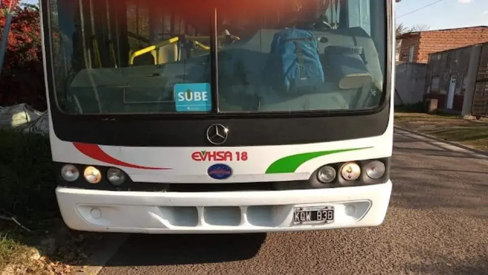 En San Nicolás, la seccional local de la Unión Tranviarios Automotor (UTA) resolvió entrar en estado de alerta y asamblea permanente ante los reclamos por incumplimientos salariales vinculados a la empresa EVHSA, prestadora del servicio de transporte urbano. En San Nicolás, la seccional local de la Unión Tranviarios Automotor (UTA) resolvió entrar en estado de alerta y asamblea permanente ante los reclamos por incumplimientos salariales vinculados a la empresa EVHSA, prestadora del servicio de transporte urbano.