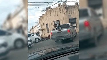 accidente en el centro de san nicolas. un cadete herido tras un choque con un automovil accidente en el centro de san nicolas. un cadete herido tras un choque con un automovil