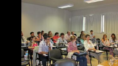 El curso continúa este viernes en la sede de la Unnoba.  (LA OPINION)