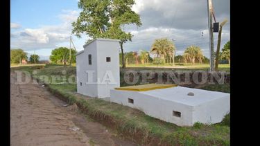 En el transcurso de los próximos días se estará inaugurando el nuevo pozo en calle Merlino, a metros de ruta Nº 32. (LA OPINION)