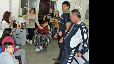 Los operativos de documentación son gestionados por el concejal Ricardo Ruggeri. (LA OPINION)