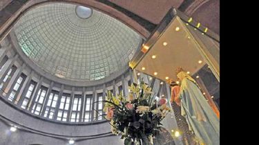 La inauguración del Santuario dedicado a la Virgen fue uno de los acontecimientos que se realizó durante la gestión del actual obispo, Héctor Cardelli. (INTERNET)