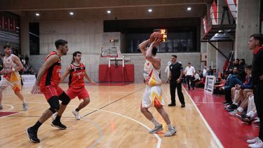 San Nicolás Juan Segundo Menna, base de Belgrano San Nicolás, clave en el triunfo. San Nicolás Juan Segundo Menna, base de Belgrano San Nicolás, clave en el triunfo.