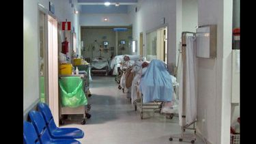 Los sanatorios atraviesan una severa crisis. (ARCHIVO)