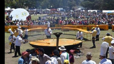 Pigüé fue fundada el 4 de diciembre de 1884 por los franceses Clemente Cabanettes, Eduardo Casey y Francisco Issaly, cuyos nombres llevan hoy las principales calles de la ciudad.