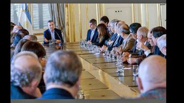 Macri y el ministro Bullrich recibieron a más de sesenta rectores de universidades, entre ellos Tamarirt. (PRESIDENCIA DE LA NACION)
