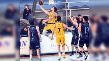 Comunicaciones y Argentino, dos de los ganadores en el cierre de la tercera fecha.