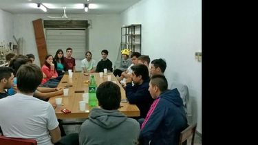 Jóvenes de diferentes ámbitos participaron en el encuentro del sábado. (FORO DE JOVENES)
