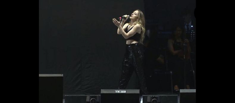 La joven de 16 años actuó en el imponente Anfiteatro luego de ser seleccionada como Mejor Solista por un jurado en las Peñas. (FESTIVAL VILLA MARIA)