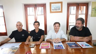 El Municipio presentó este miércoles la agenda de actividades culturales, musicales y deportivas programadas para el fin de semana largo de Carnaval, en una conferencia de prensa que confirmó niveles de ocupación hotelera que ya alcanzan entre el 85 y el 90 por ciento. El Municipio presentó este miércoles la agenda de actividades culturales, musicales y deportivas programadas para el fin de semana largo de Carnaval, en una conferencia de prensa que confirmó niveles de ocupación hotelera que ya alcanzan entre el 85 y el 90 por ciento.