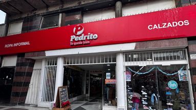 Pedrito cuenta con cuatro sucursales distribuidas estratégicamente en Pergamino, lo que permite a los clientes acercarse al local más conveniente. Pedrito cuenta con cuatro sucursales distribuidas estratégicamente en Pergamino, lo que permite a los clientes acercarse al local más conveniente.