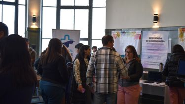 En la Feria de Residencias se informó a los aspirantes sobre las 23 propuestas disponibles en el Hospital San José. En la Feria de Residencias se informó a los aspirantes sobre las 23 propuestas disponibles en el Hospital San José.