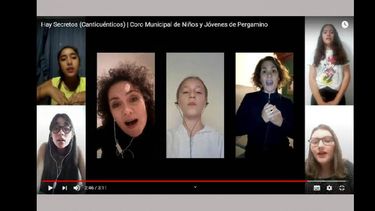 El video clip Hay secretos del Coro de Niños y Jóvenes de Pergamino se puede ver en https://www.youtube.com/watch?v=LE8tPngfhF8. (CAPTURA DE PANTALLA)