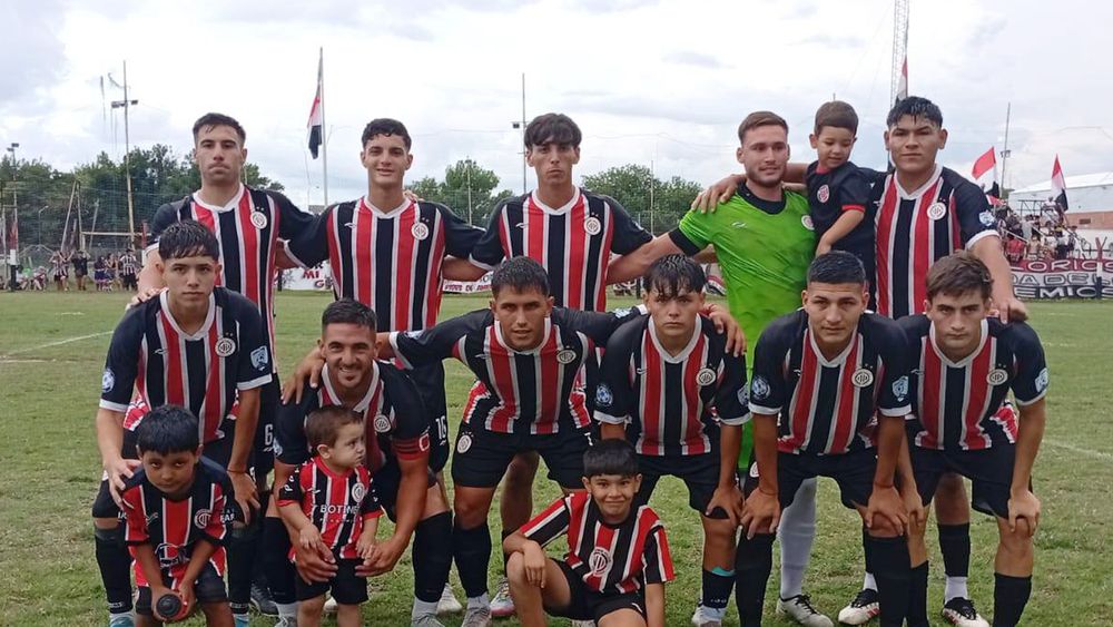 Racing avanza. Se metió entre los ocho mejores de la Región Pampeana Norte.