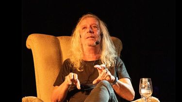 Uno de los referentes del humor argentino en una charla abierta desopilante. Uno de los referentes del humor argentino en una charla abierta desopilante.