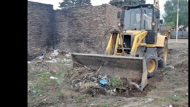 Muchos son los sectores de la ciudad donde se generan problemas por la disposición incorrecta de los residuos. (LA OPINION)