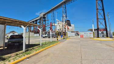 El buque “LOLITA”, de bandera de Liberia y procedente de Nigeria, arribó al Consorcio de Gestión del Puerto San Pedro en el marco de una nueva operación de exportación vinculada al movimiento cerealero de la región. El buque “LOLITA”, de bandera de Liberia y procedente de Nigeria, arribó al Consorcio de Gestión del Puerto San Pedro en el marco de una nueva operación de exportación vinculada al movimiento cerealero de la región.