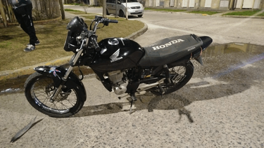 Choque de tránsito deja dos heridos en motocicleta en San Nicolás. Choque de tránsito deja dos heridos en motocicleta en San Nicolás.