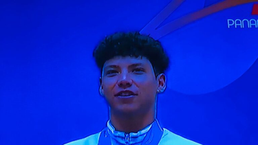 El joven ciclista Santiago Gruñeiro fue recibido por el Intendente de San Nicolas, Santiago Passaglia. El joven ciclista Santiago Gruñeiro fue recibido por el Intendente de San Nicolas, Santiago Passaglia.