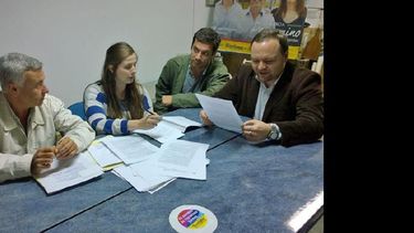 Julio Garuti, Flavia Cascardo, Francisco Illia y Leandro López, en una de las reuniones de Cambiemos. (PRENSA CAMBIEMOS)