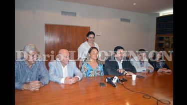 Guillermo Illia, Néstor Jano, María del Huerto Ratto, Lorena Gennero, Gustavo Iaies, Lisandro Bonelli y Marita Conti. (LA OPINION)