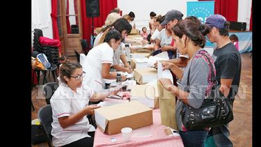 Si bien fue buena la respuesta, aún faltan beneficiarias por reempadronar. (LA OPINION)