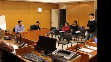 Se realizan simulacros de juicio oral conforme a las técnicas de litigio del sistema acusatorio.  (INTERNET)
