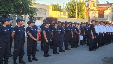 La Asociación de Bomberos Voluntarios de San Pedro llevó a cabo el acto de cierre del año institucional, que se desarrolló en las puertas del cuartel central, ubicado en la intersección de Belgrano y Alvarado. La Asociación de Bomberos Voluntarios de San Pedro llevó a cabo el acto de cierre del año institucional, que se desarrolló en las puertas del cuartel central, ubicado en la intersección de Belgrano y Alvarado.