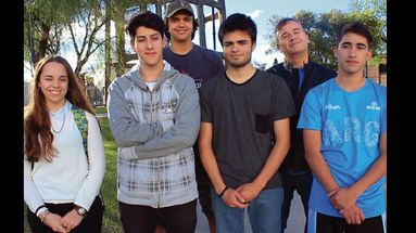 Los participantes: Catalina Basso, Fabrizio Lantella, Martín Zubiri, Emilio Gallardo Villarruel, Ismael Rossi y Rodrigo Alvarez. (5 SENTIDOS)