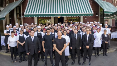 Entre las ciudades con más presencia, se destaca Buenos Aires que se consolida como una potencia gastronómica con ocho restaurantes clasificados; seguida de Lima, con siete; y Santiago, con cinco. Entre las ciudades con más presencia, se destaca Buenos Aires que se consolida como una potencia gastronómica con ocho restaurantes clasificados; seguida de Lima, con siete; y Santiago, con cinco.